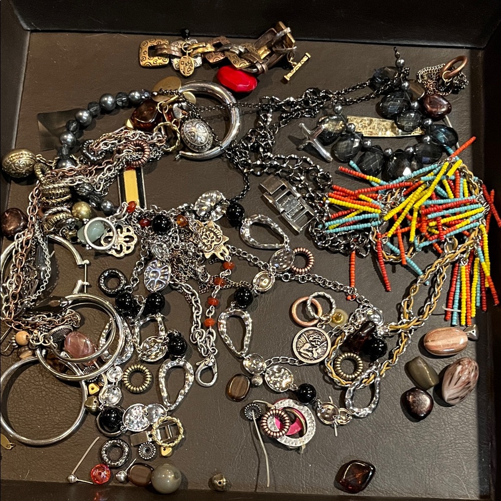 Assorted lot of jewelry craft pieces